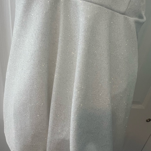 Glittery bridal dress - Picture 3 of 6